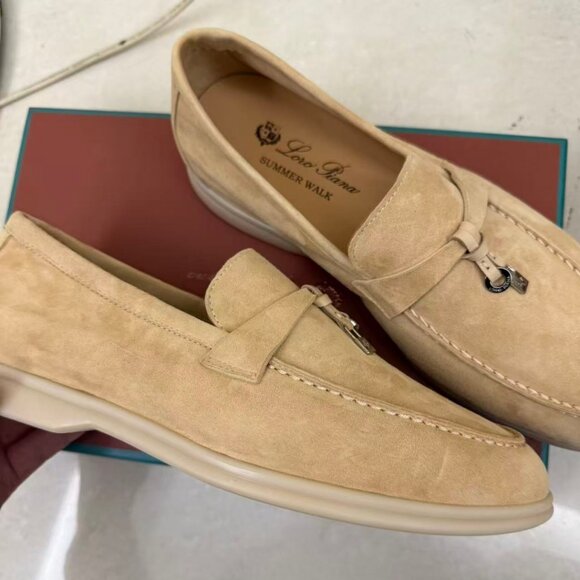 Loro Piana Summer Walks - Picture 5 of 5